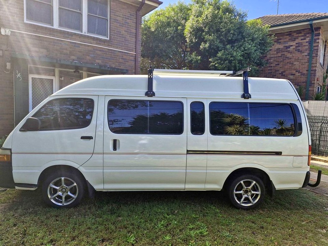 Ozroofracks | Toyota Hiace Roof Racks